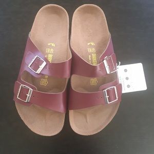 NEW Birkenstocks Arizona Softly Red